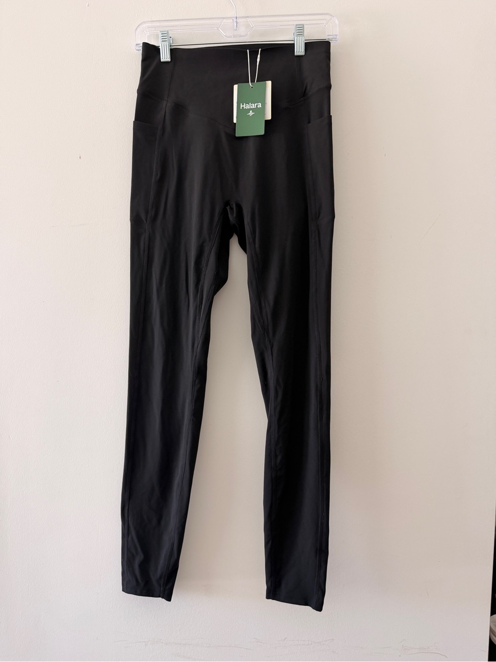 HALARA Ultrasculpt Women’s Highwaisted Black Leggings pocket Shaping Medium